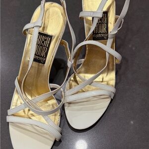 RUSH HOUR White Strappy Sandals. 3.5” Heels. Size 8B.